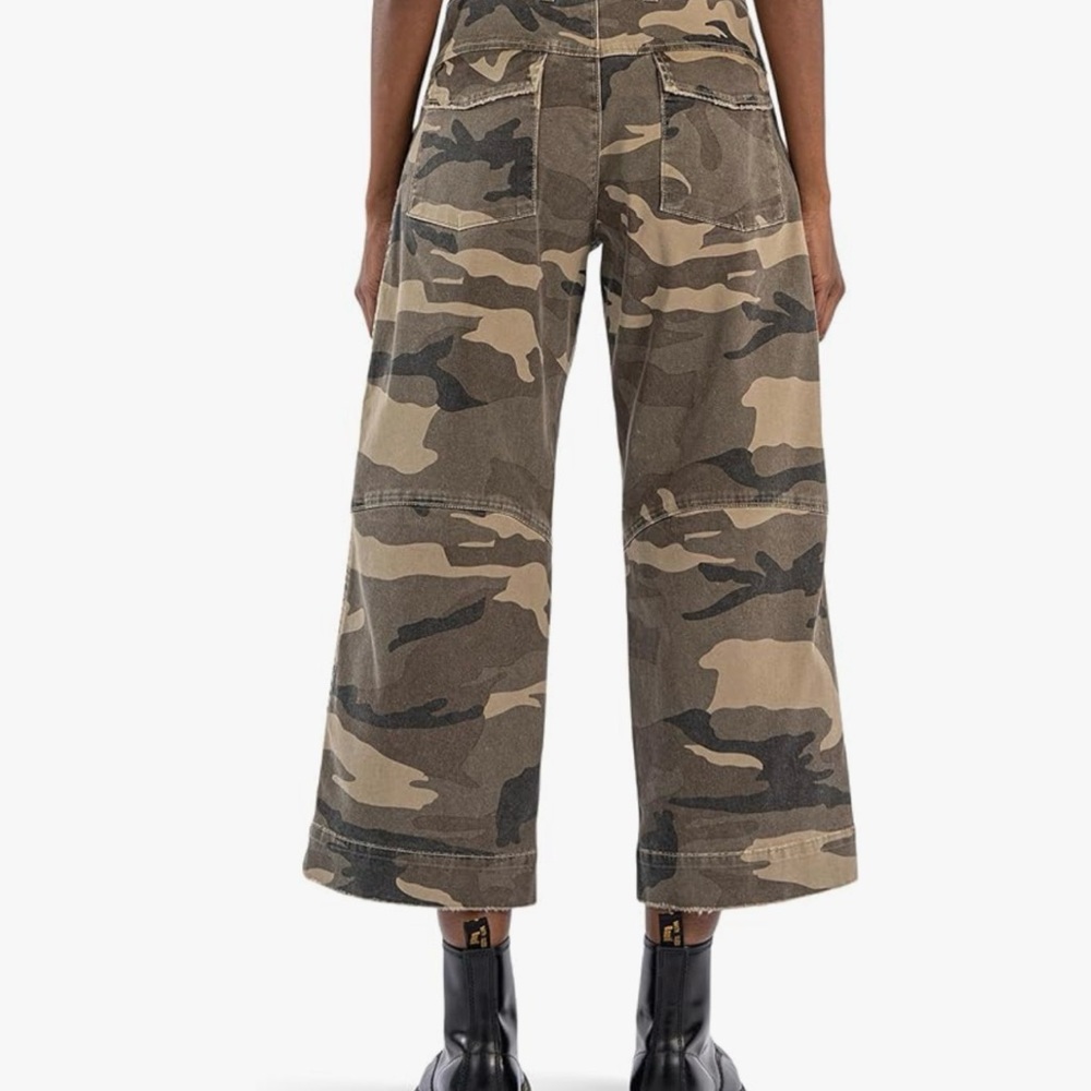 NWOT KUT from the Kloth Women's Ashton High rise Wide Leg Barrel, Camo in Olive - Picture 4 of 16